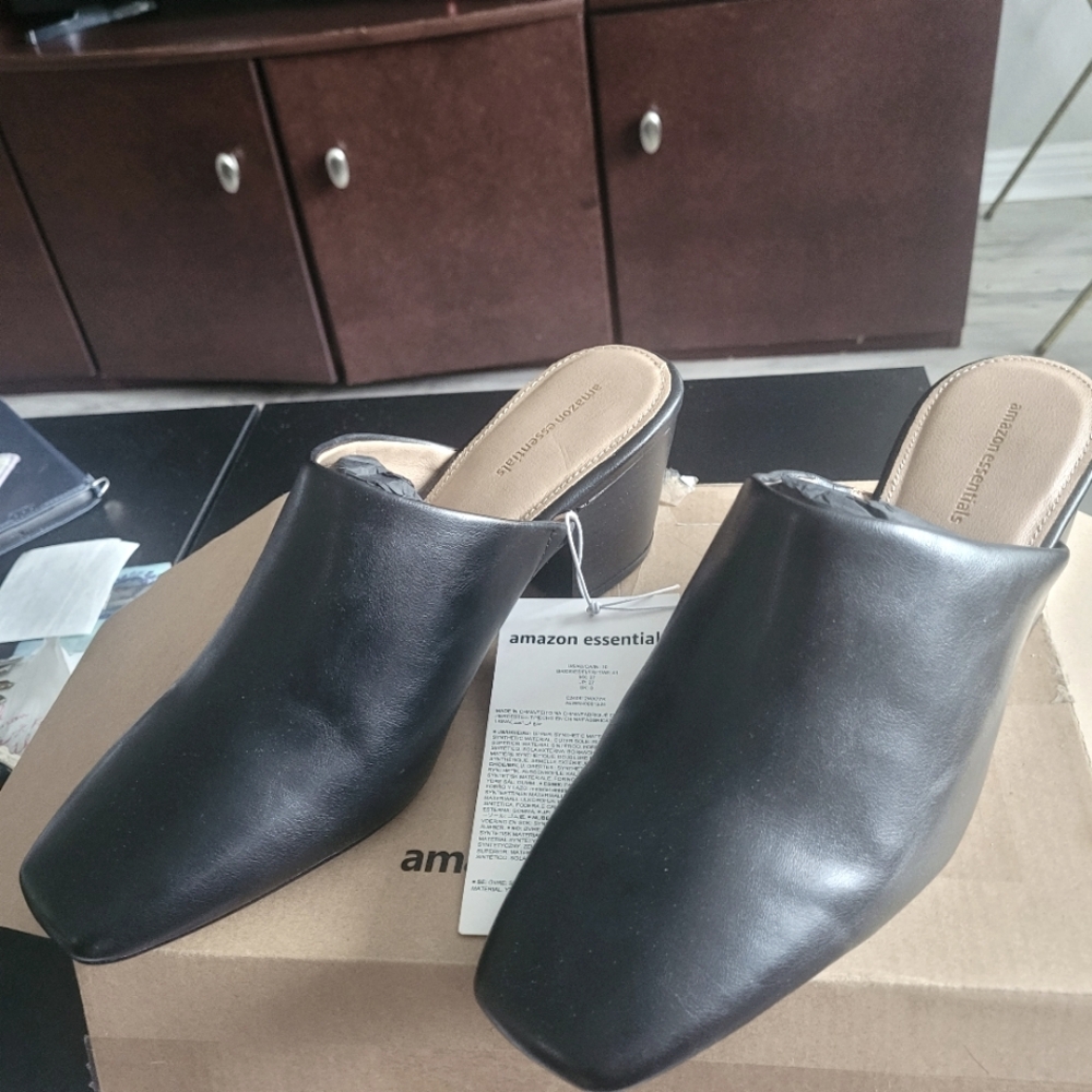 Amazon Essentials Black Mules Sleek Minimalist Design